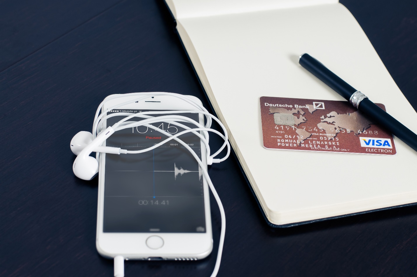 How Is It Safer and Better to Use Credit Cards for Online Purchases